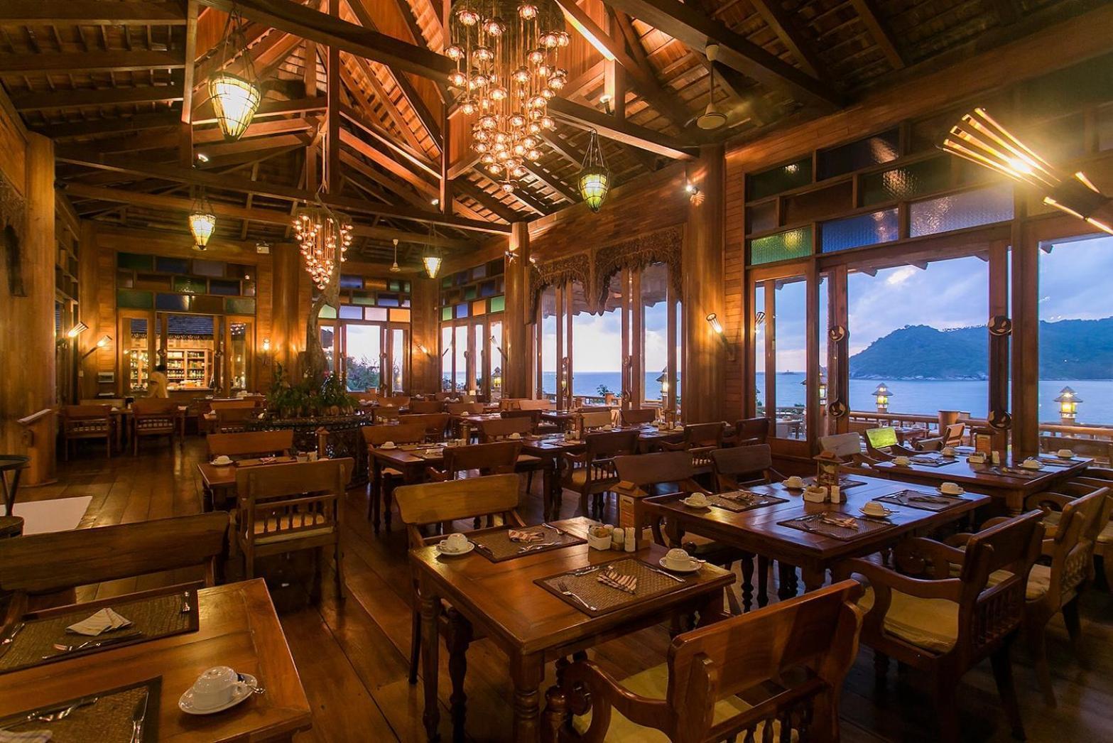 Santhiya Koh Phangan Resort And Spa Εξωτερικό φωτογραφία The interior of the restaurant