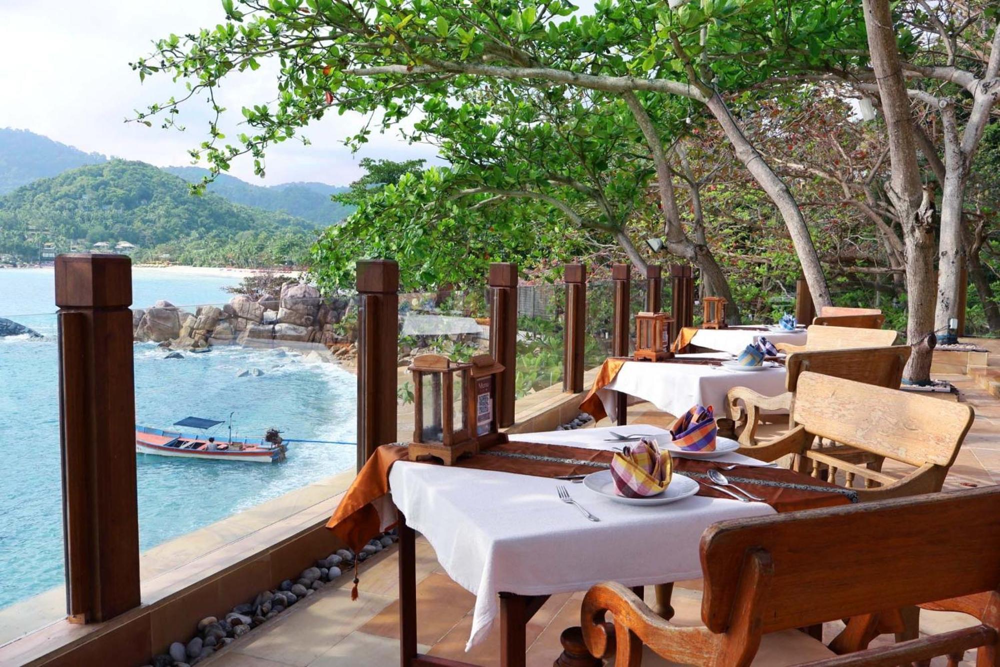 Santhiya Koh Phangan Resort And Spa Εξωτερικό φωτογραφία The restaurant at the resort