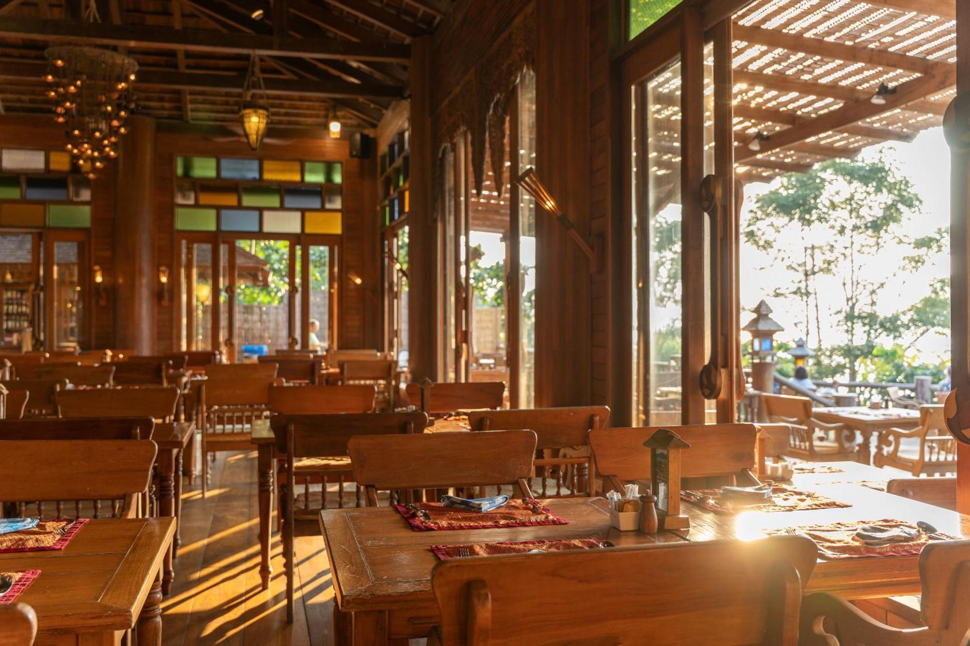 Santhiya Koh Phangan Resort And Spa Εξωτερικό φωτογραφία Interior of a restaurant in the resort